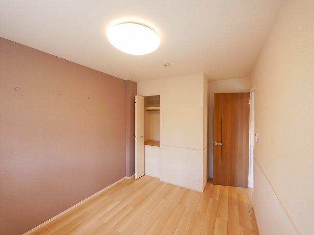 グリーンハイツ加茂Ⅱの洋室|使い勝手のいい洋室です