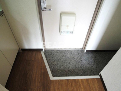 【玄関】 | フォレスト山科 | 収納もある玄関です