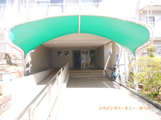 【エントランス】