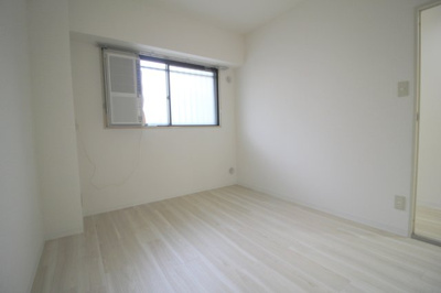 【洋室】 | サンフラッツ南桜塚