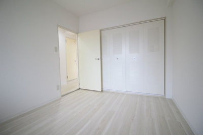 【洋室】 | サンフラッツ南桜塚