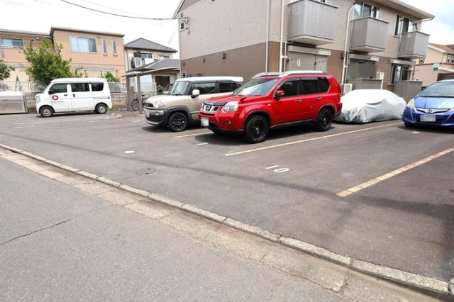 伊佐山ハイツの駐車場
