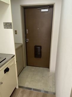 【玄関】 | シャレール長居 | 落ち着いた玄関です。