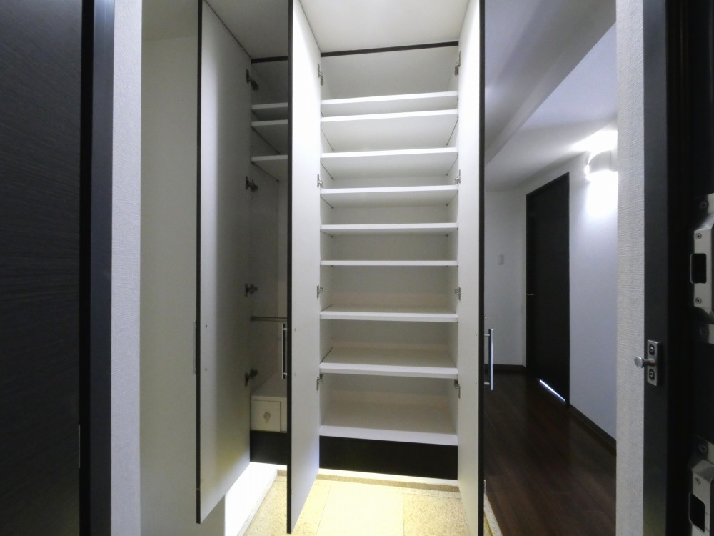 大阪市浪速区敷津西２丁目の賃貸マンションの収納