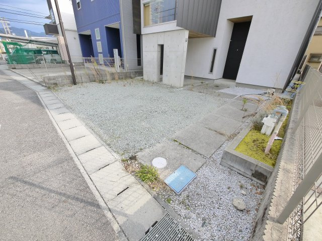 天理市田部町住宅の駐車場