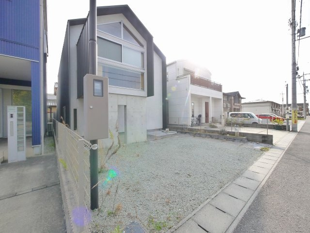 天理市田部町住宅の駐車場