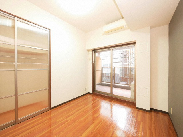 大阪市中央区瓦屋町３丁目の賃貸マンションの居間・リビング