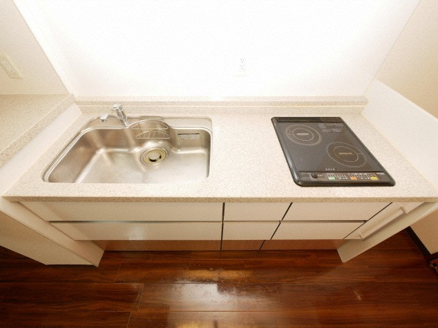 大阪市中央区瓦屋町３丁目の賃貸マンションのキッチン