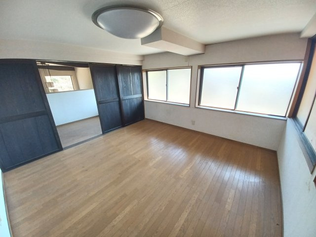 比企郡吉見町大字下細谷 古民家の洋室|２Ｆ中央南側8帖洋室