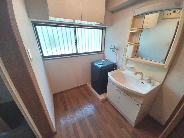 比企郡吉見町大字下細谷 古民家の独立洗面台