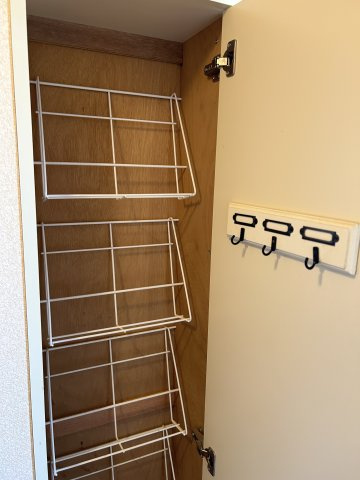 秋川グランドパレスの収納|玄関のシューズボックス内