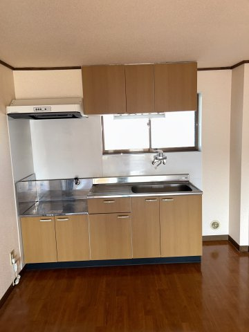 秋川グランドパレスの居間・リビング|13.5帖のLDKのシンク