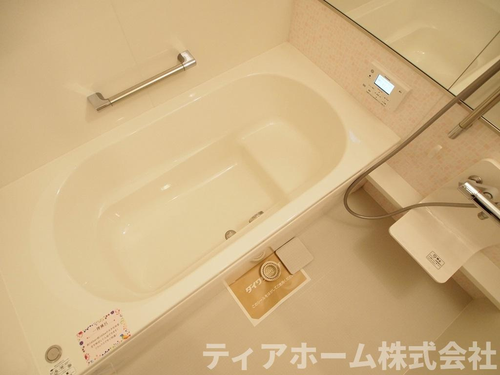 メゾンフルール トモ B棟の浴室|お風呂です