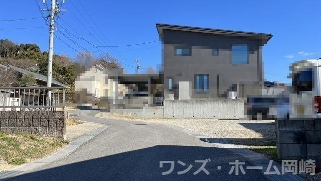 岡崎市岩津町字市場土地の前面道路含む現地写真