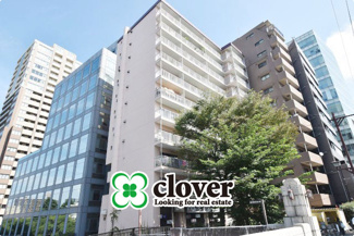 【外観】 | 青空によく映える建物です。手入れの行き届いた外壁やマンション正面エントランスなど、綺麗な姿をぜひ一度、現地にてご覧ください。～即日のご見学可能～　お問合せはお気軽にどうぞ。