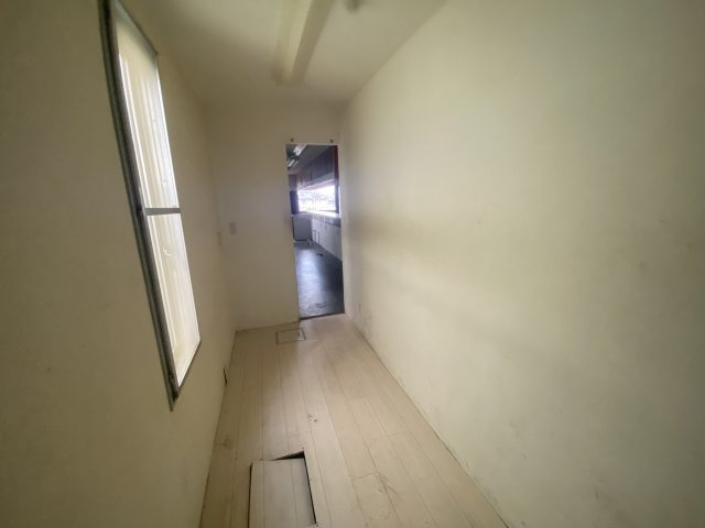 テイク自治医大2階の内装