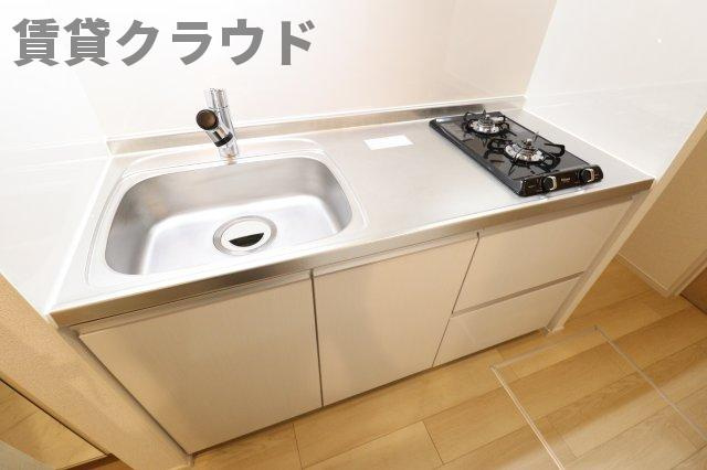 プリマヴェーラ七番館のキッチン|コンパクトなキッチンで掃除もラクラク