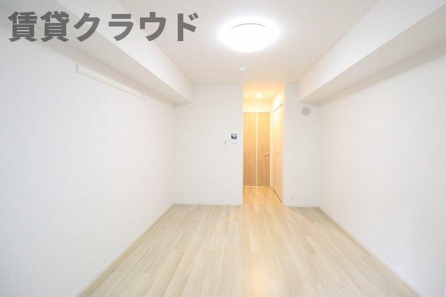 プリマヴェーラ七番館の居間・リビング|こちらのリビングで趣味の時間をお楽しみください