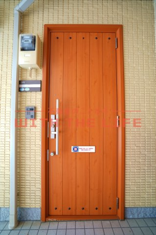 サザンパーク野中の玄関|ゆったりした洋室です