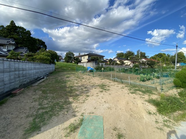 富久山町八山田　土地の前面道路含む現地写真