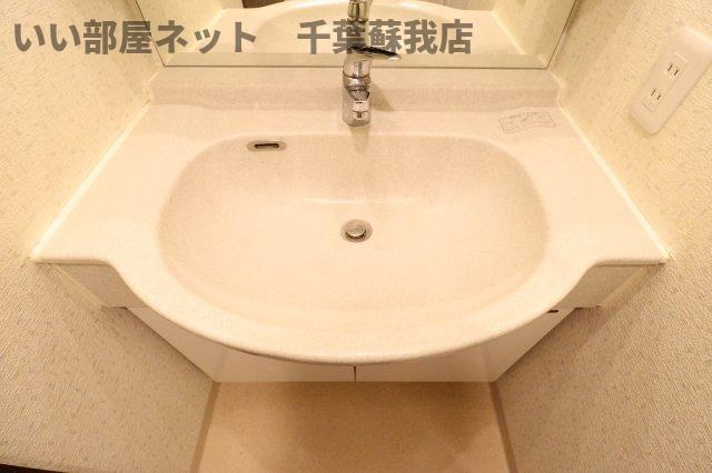 クイーンズレゾン末広の洗面所|スペースが確保できる洗面所です