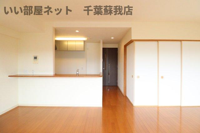 クイーンズレゾン末広の居間・リビング|おしゃれな内装です