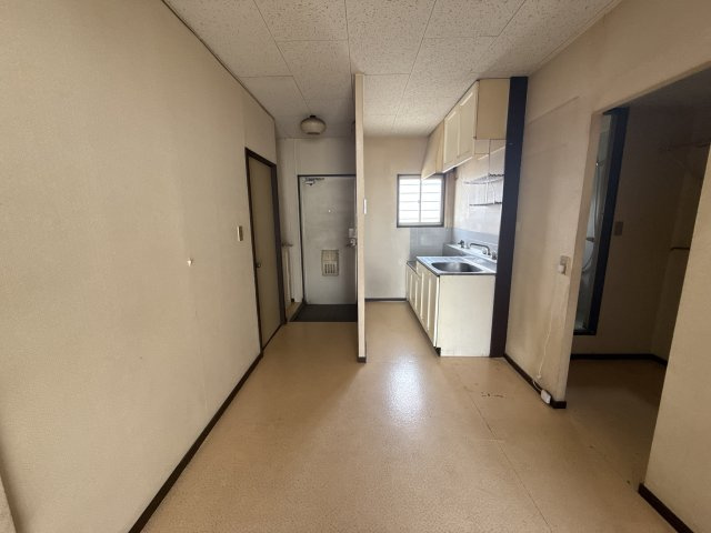 サンシティー北新在家　A棟の居間・リビング