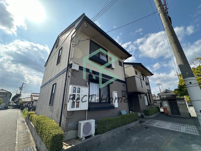 姫路市飾磨区中島２丁目のハイツの外観