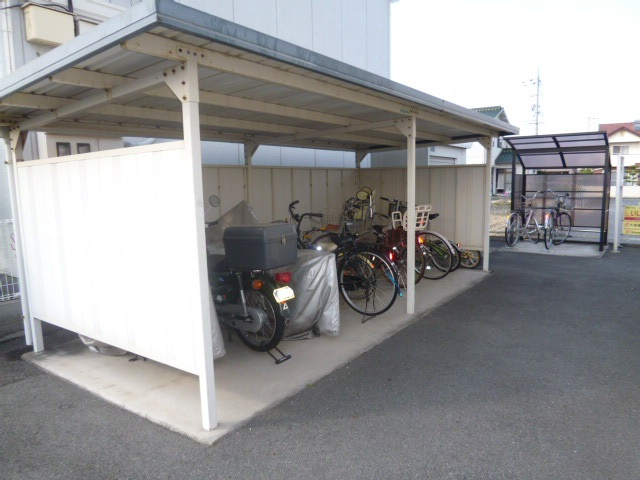 アブニール吉富Cのその他共用部分|自転車置き場