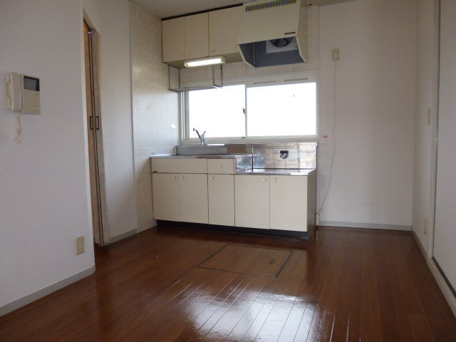 アブニール吉富Cの内装|ダイニングキッチン