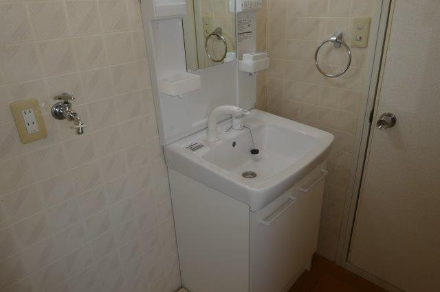 アブニール吉富Cの独立洗面台|シャンプードレッサー