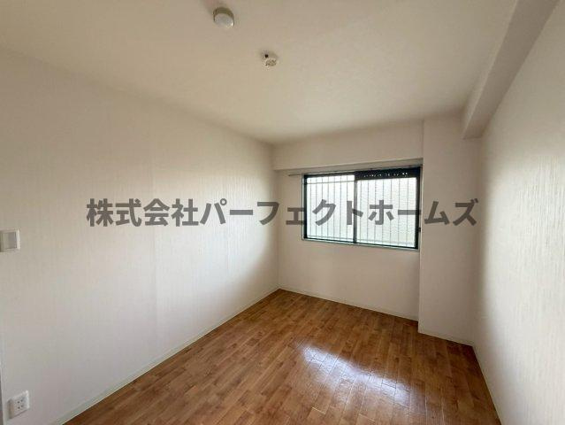 エクレールやぐらの洋室|明るい洋室です