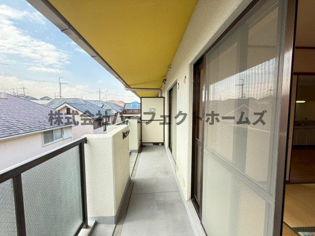 エクレールやぐらのバルコニー|お洗濯にも便利なバルコニー付き