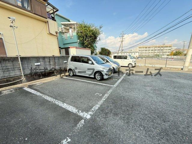 エクレールやぐらの駐車場|車をお持ちの方に嬉しい駐車場付きの物件です