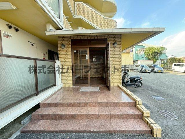 エクレールやぐらのエントランス|建物の内部です