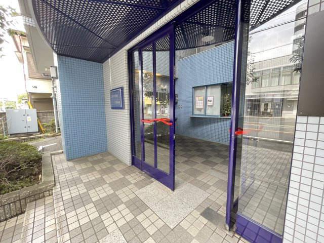 セレスティン我孫子のエントランス