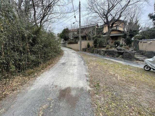 【前面道路含む現地写真】 | 比企郡吉見町長谷　中古戸建