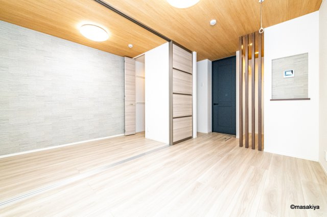 コラージュくりたの居間・リビング