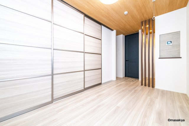 コラージュくりたの居間・リビング