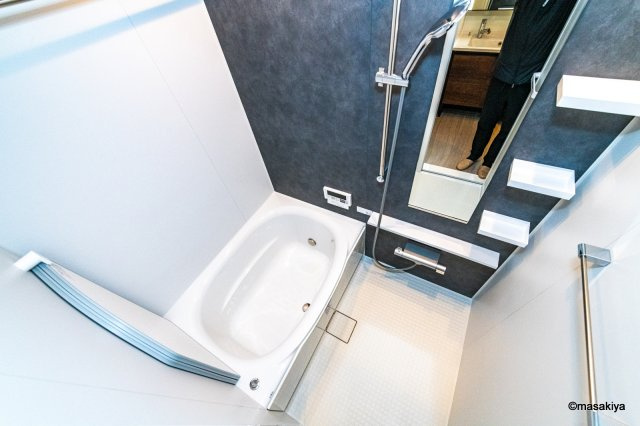 コラージュくりたの浴室