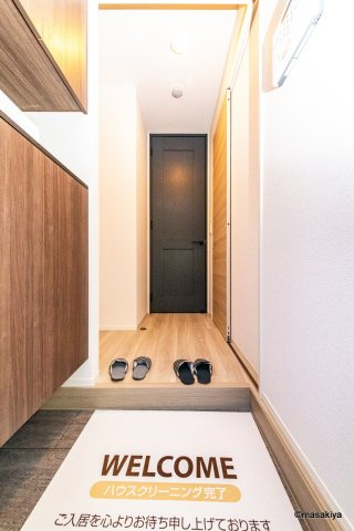 コラージュくりたの玄関