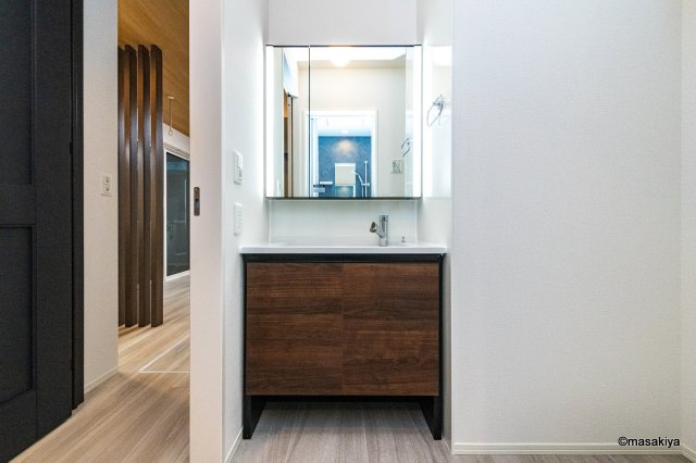 コラージュくりたの洗面所