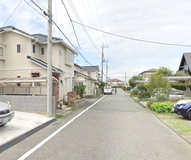 上里町七本木　中古900の前面道路含む現地写真