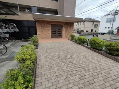 【エントランス】 | グランジオ | エントランスです