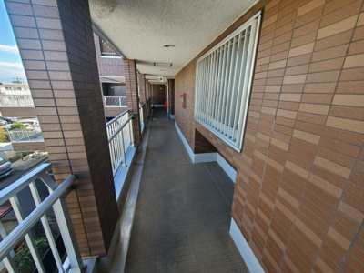 【ロビー】 | フローラガーデン | 落ち着いたロビーです