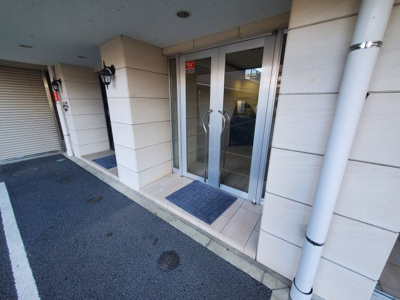 【エントランス】 | フローラガーデン | 毎日通るエントランスはこのようになっています