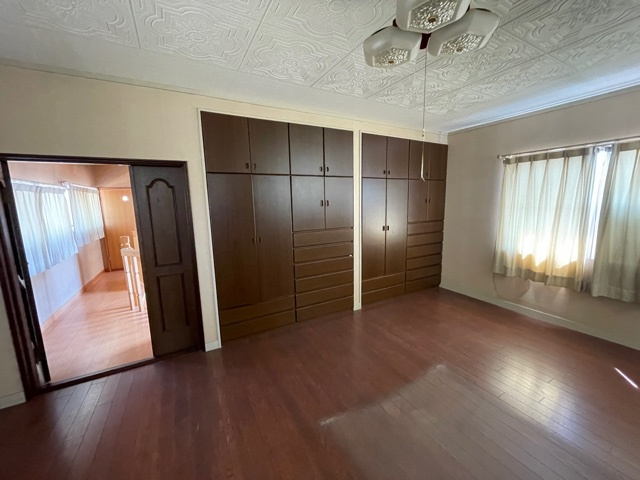 藤岡市藤岡　中古1600の洋室