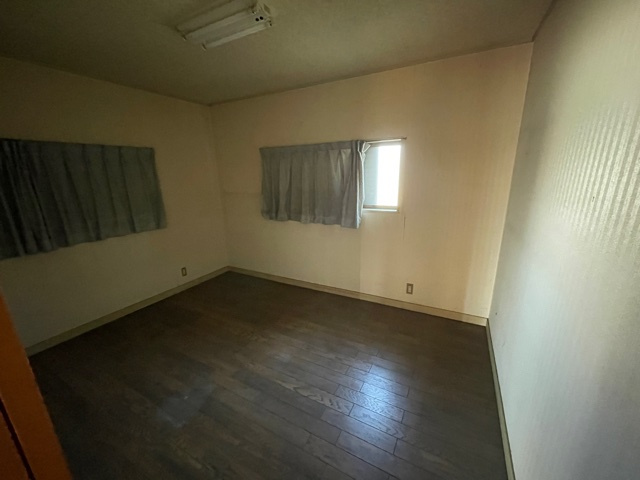 藤岡市藤岡　中古1600の洋室