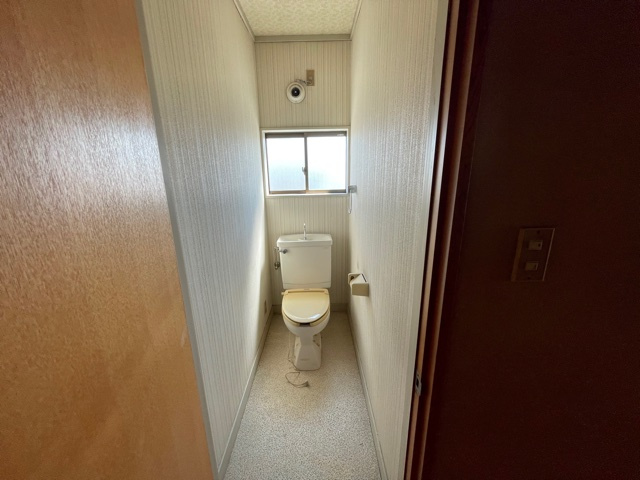 藤岡市藤岡　中古1600のトイレ