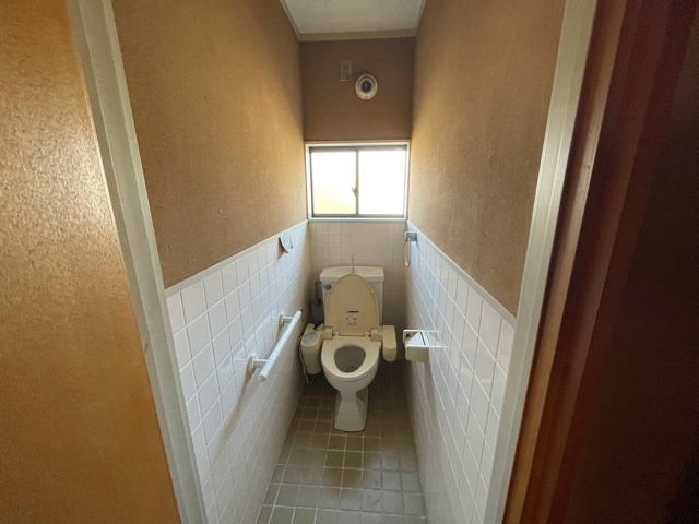 藤岡市藤岡　中古1600のトイレ